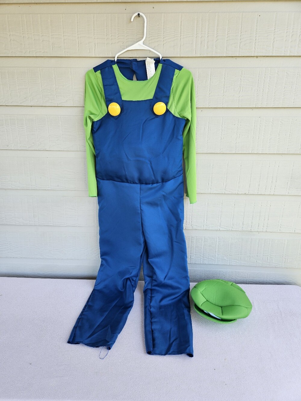 Disguise Super Mario Bros Luigi Child Costume Child Size L 10-12 Green Halloween